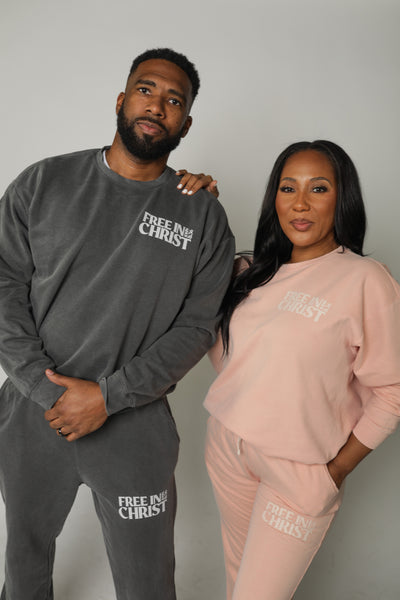 ‘Free in Christ’ Unisex Lightweight Christian Sweatpants – Peachy (Beige Ink)