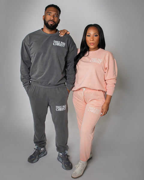 ‘Free in Christ’ Unisex Lightweight Christian Crewneck Sweatshirt – Peachy (Beige Ink)